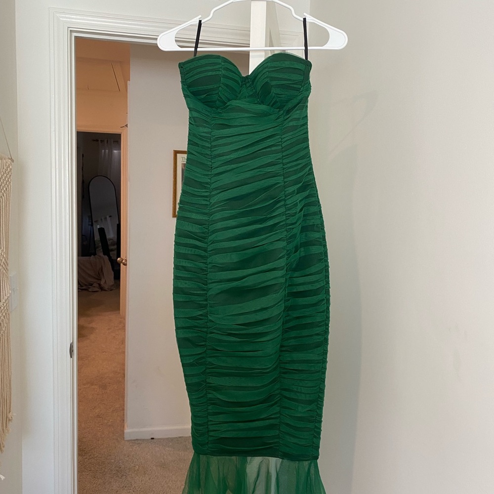 Elegant Green Strapless Dress